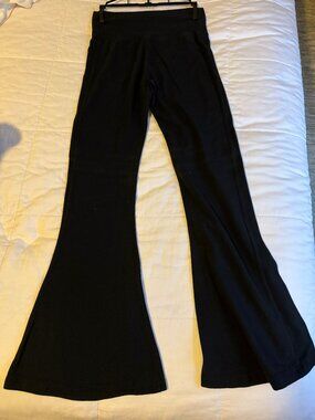 Brandy Melville flared leggings - Black